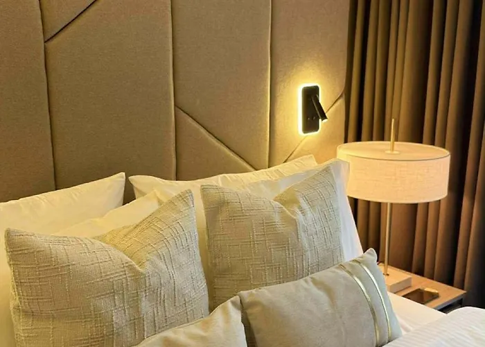 Luxury Hotel-style In The Heart Of Bgc *